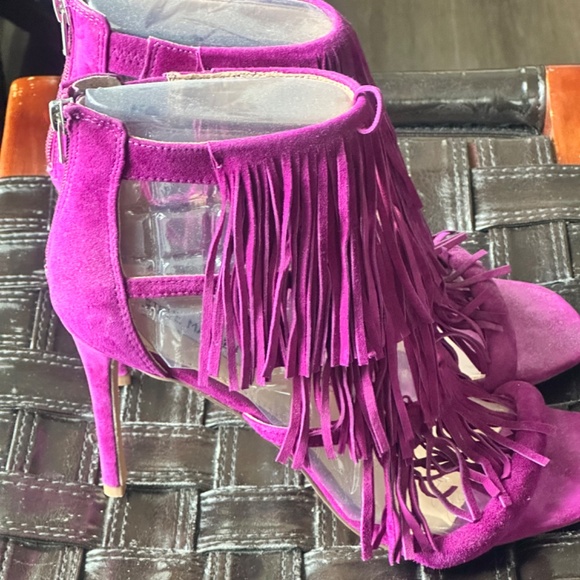 Never worn Steve Madden Heels - Picture 2 of 4